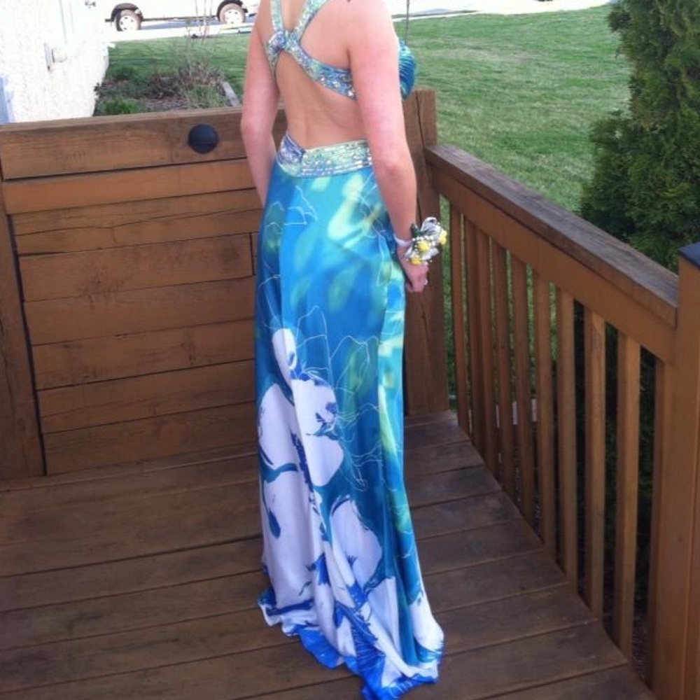 ⭐️4/$25 BEADED OPEN BACK PROM DRESS